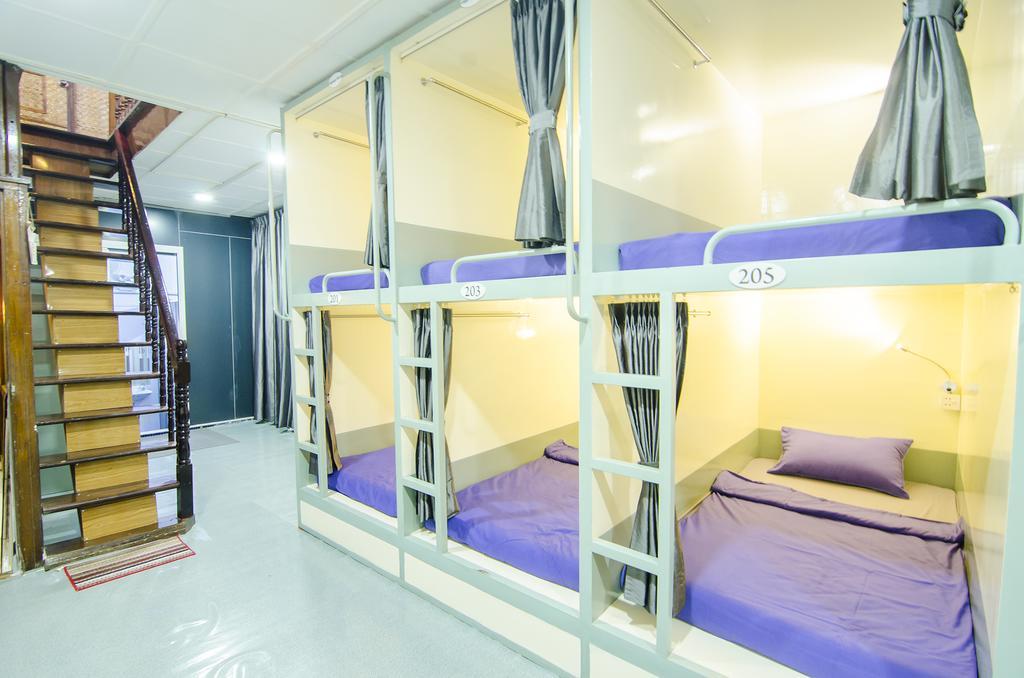Min Galar Par Hostel Yangon Esterno foto