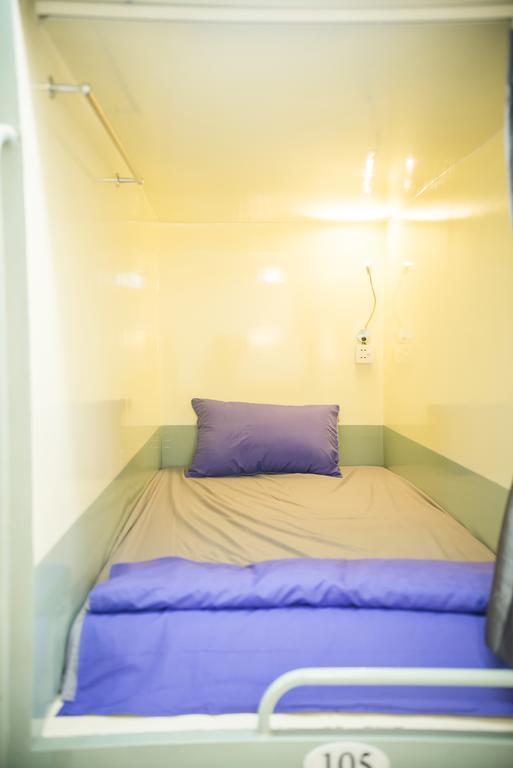 Min Galar Par Hostel Yangon Esterno foto